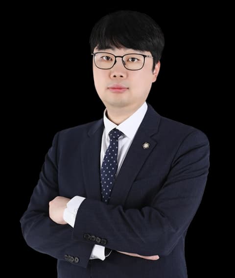 용산공중밀집장소추행변호사 undefined
